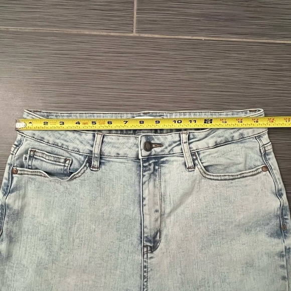 Judy Blue Women's Light Wash Slim Fit Jeans Sz 13/31 Stretch Comfort Classic - Picture 5 of 7